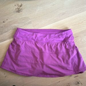 Lululemon Pace Rival Mid-rise skirt size 8. Fusia/Magenta